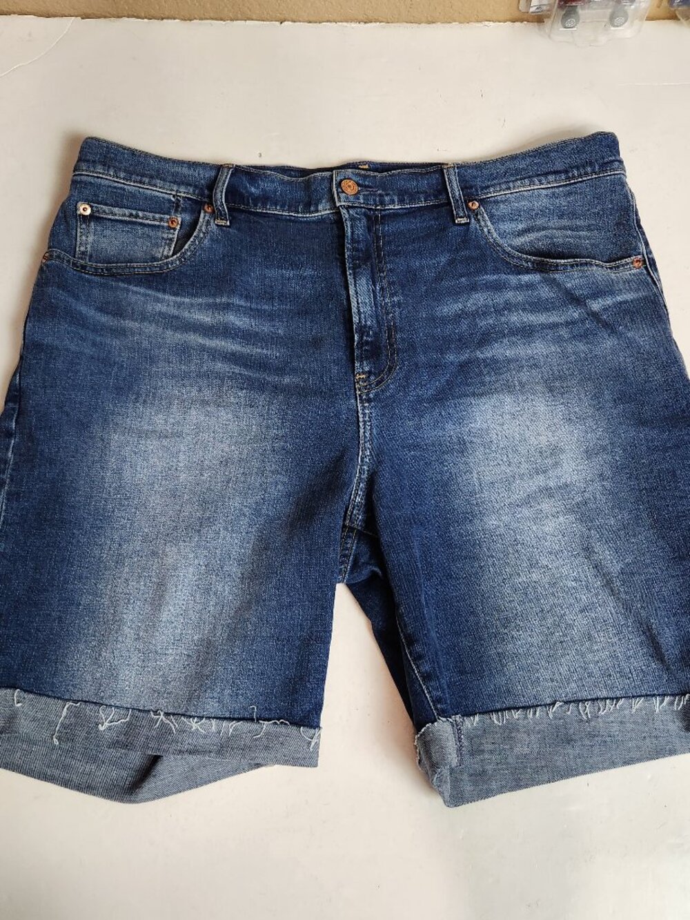 GAP Denim 9" Bermuda Shorts Size 34/18 Jeans Mom Jean Shorts High Rise Classic